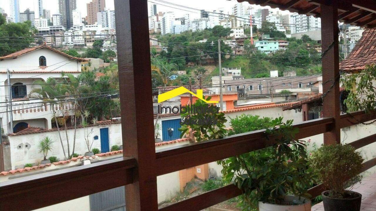 Casa à venda no Palmeiras: 